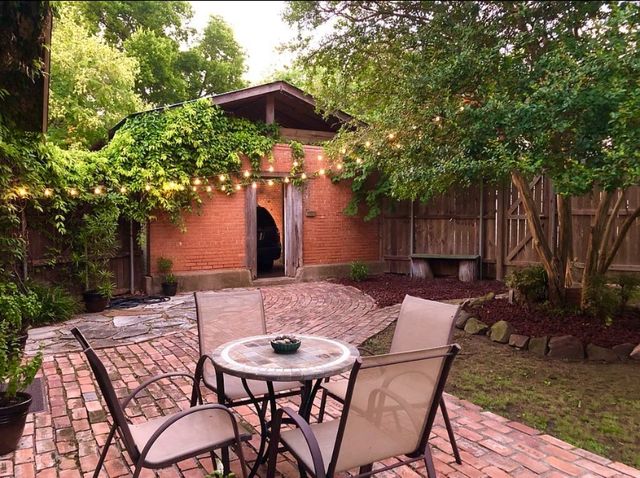 1001 S Locust Street, Clarksville, TX 75426