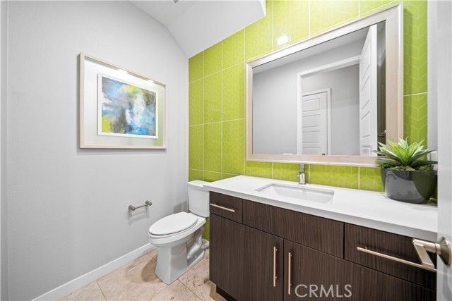 814 Beacon, Irvine, CA 92618