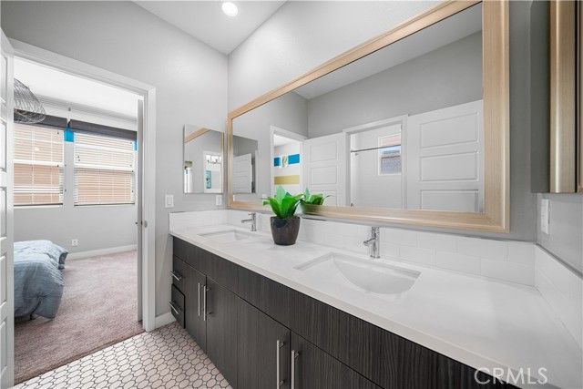 814 Beacon, Irvine, CA 92618