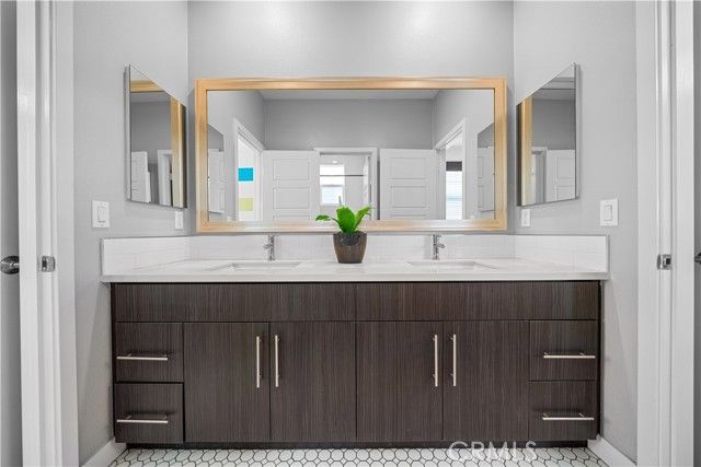 814 Beacon, Irvine, CA 92618