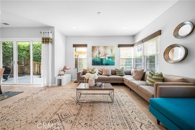 814 Beacon, Irvine, CA 92618