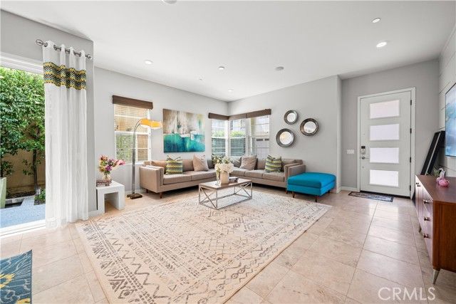 814 Beacon, Irvine, CA 92618