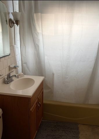 1 Gibbs Ball Park Rd, Wareham, MA 02571