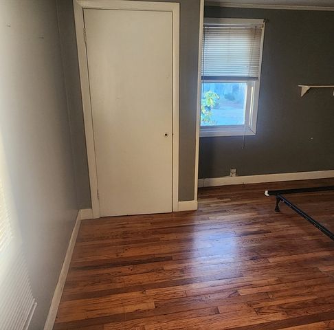 1 Gibbs Ball Park Rd, Wareham, MA 02571