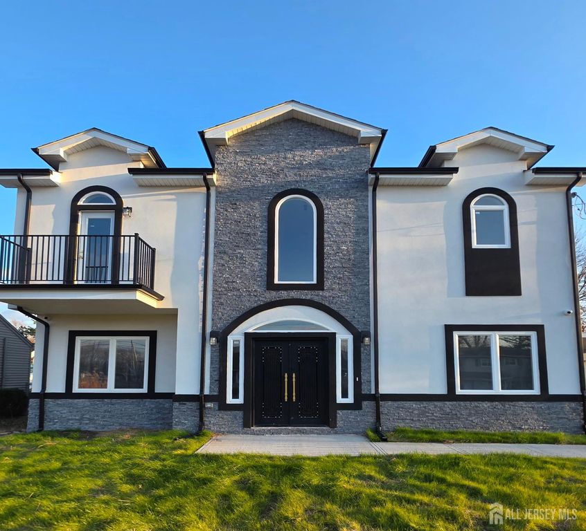 68 Chestnut Street, Edison, NJ 08817