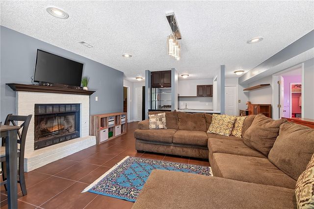 2841 E Hyland Park Road, Fayetteville, AR 72701
