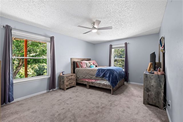 2841 E Hyland Park Road, Fayetteville, AR 72701