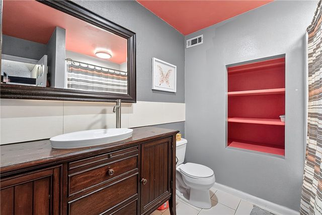 2841 E Hyland Park Road, Fayetteville, AR 72701