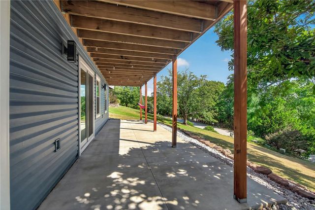2841 E Hyland Park Road, Fayetteville, AR 72701