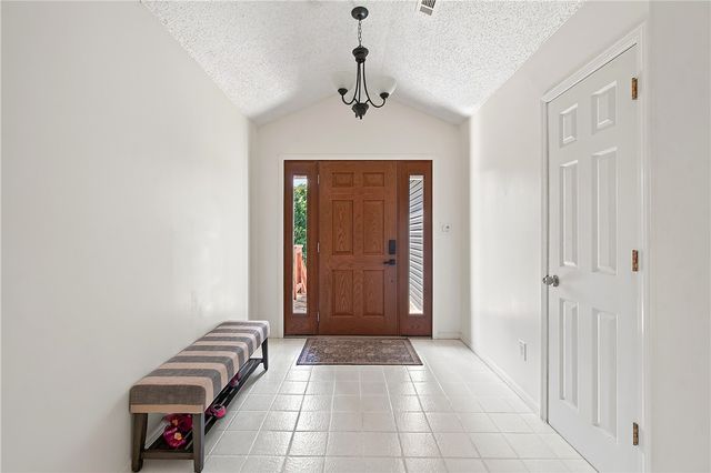 2841 E Hyland Park Road, Fayetteville, AR 72701
