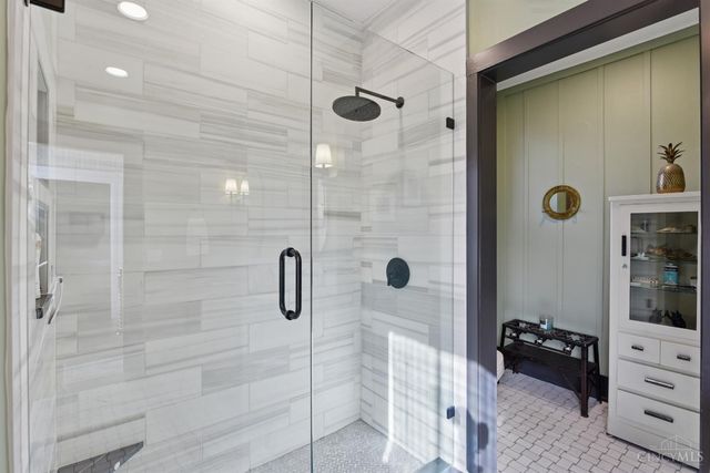 785 Greenville Avenue, Glendale, OH 45246