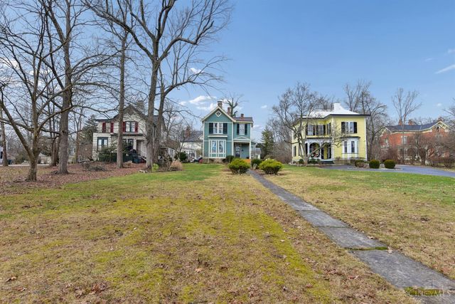 785 Greenville Avenue, Glendale, OH 45246