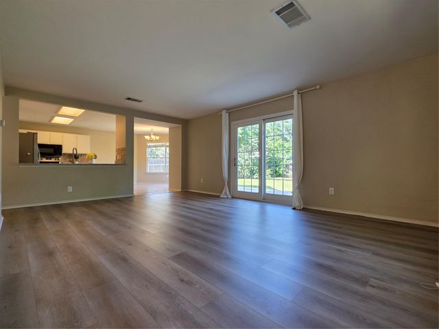 306 Greener DR, Leander, TX 78641