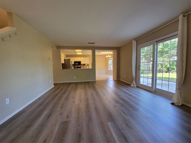 306 Greener DR, Leander, TX 78641