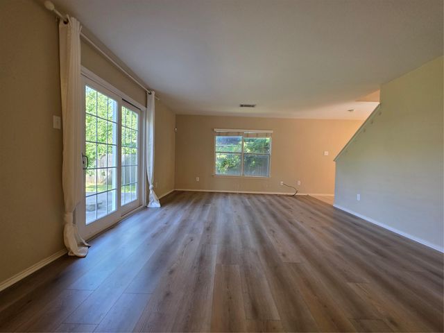306 Greener DR, Leander, TX 78641