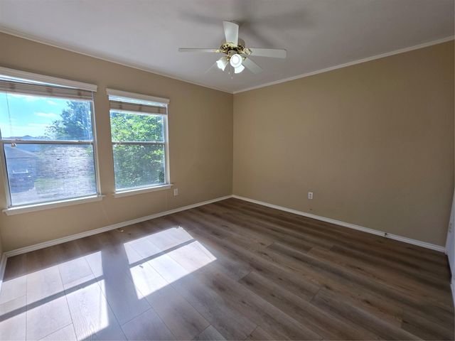 306 Greener DR, Leander, TX 78641