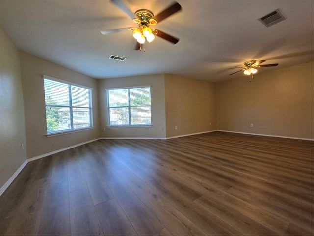 306 Greener DR, Leander, TX 78641