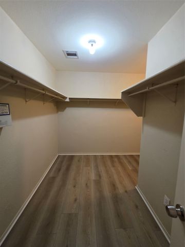 306 Greener DR, Leander, TX 78641