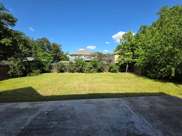 306 Greener DR, Leander, TX 78641