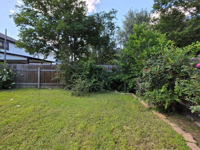306 Greener DR, Leander, TX 78641