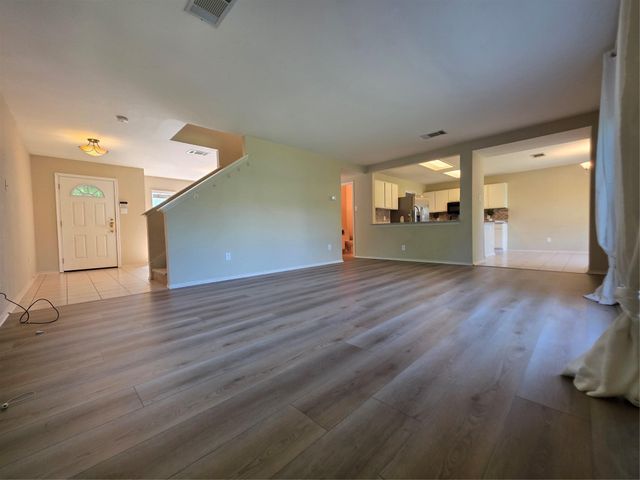 306 Greener DR, Leander, TX 78641