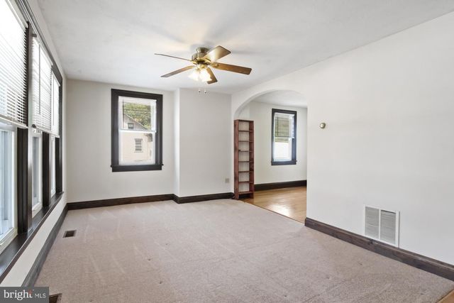 18 MANCHESTER ST, Glen Rock, PA 17327