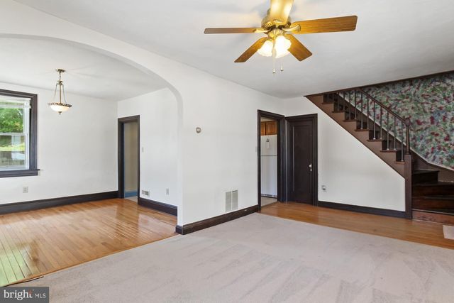 18 MANCHESTER ST, Glen Rock, PA 17327