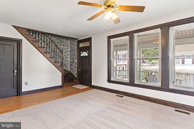 18 MANCHESTER ST, Glen Rock, PA 17327