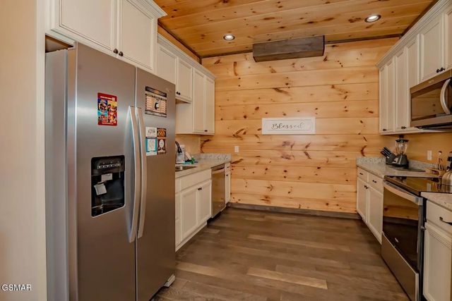 763 Ski View Lane, Sevierville, TN 37876