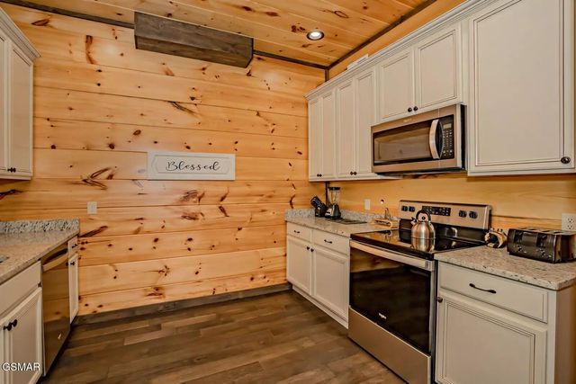 763 Ski View Lane, Sevierville, TN 37876