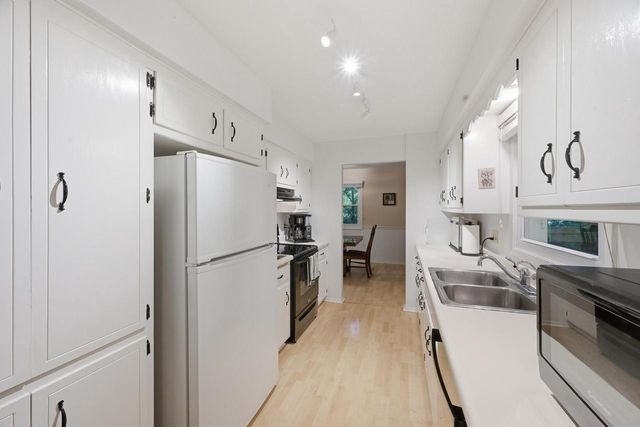 4130 W Ramsey AVENUE, Milwaukee, WI 53221
