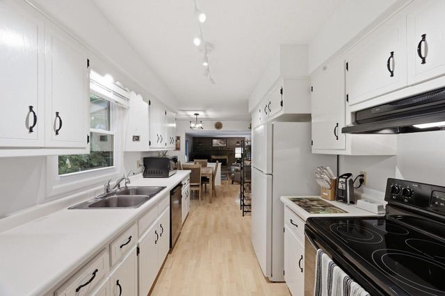 4130 W Ramsey AVENUE, Milwaukee, WI 53221