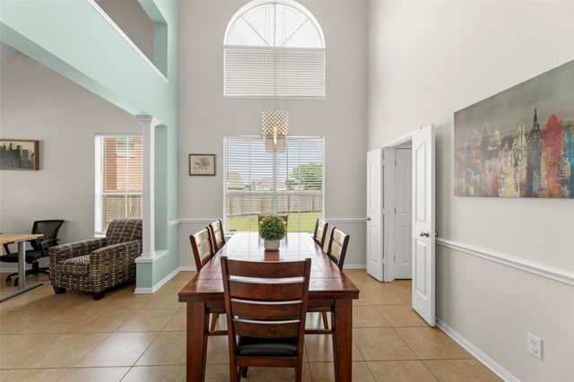 44 Parkway Place, Houston, TX 77040