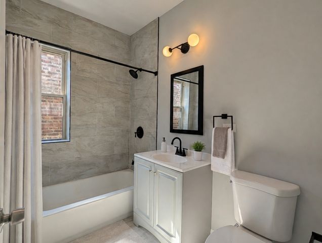 148 W 117th Street 2, Chicago, IL 60628