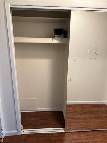4909 Crooks Road D-1, Royal Oak, MI 48073