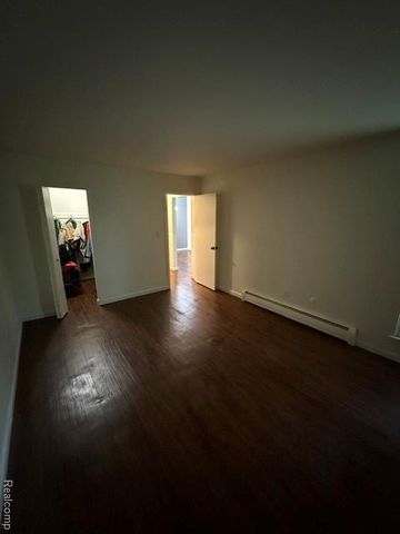4909 Crooks Road D-1, Royal Oak, MI 48073