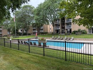 4909 Crooks Road D-1, Royal Oak, MI 48073