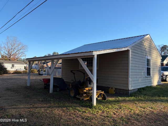 1764 John Small Avenue, Washington, NC 27889