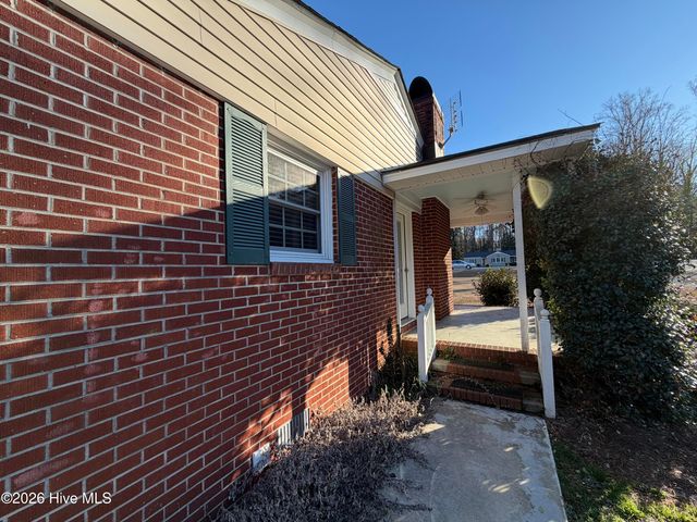 1764 John Small Avenue, Washington, NC 27889