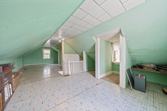 40 Kingman St, Weymouth, MA 02188