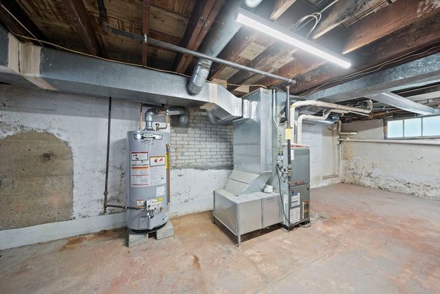 40 Kingman St, Weymouth, MA 02188