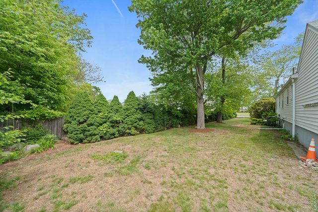 40 Kingman St, Weymouth, MA 02188