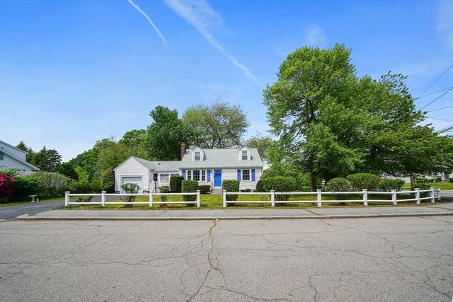 40 Kingman St, Weymouth, MA 02188