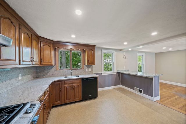 40 Kingman St, Weymouth, MA 02188