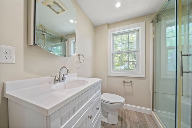 40 Kingman St, Weymouth, MA 02188