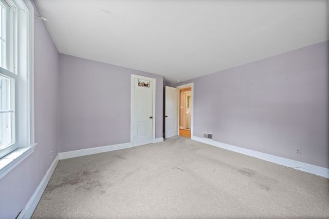 40 Kingman St, Weymouth, MA 02188