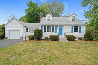 40 Kingman St, Weymouth, MA 02188