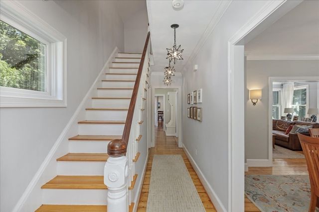 104 High St, Topsfield, MA 01983