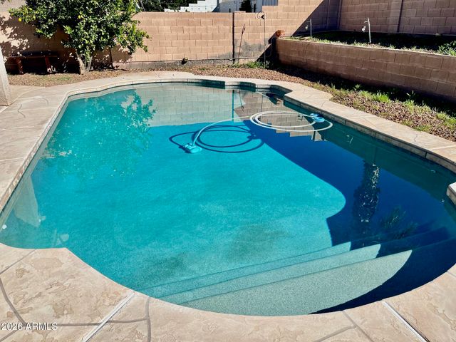 1701 E YUKON Drive, Phoenix, AZ 85024