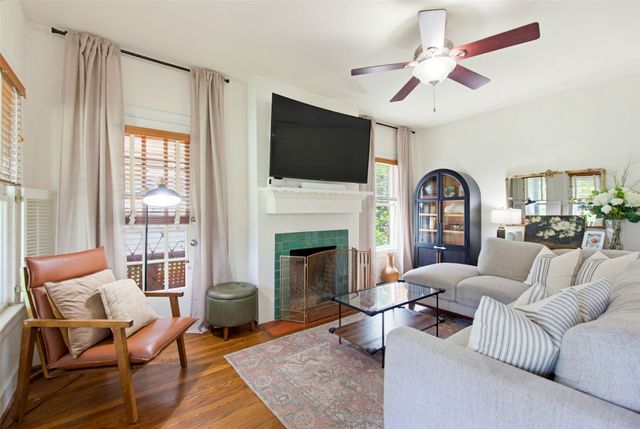 5710 Kenwood Avenue, Dallas, TX 75206